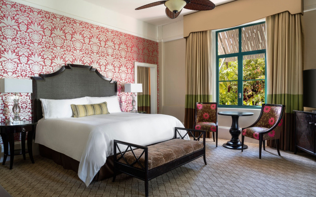 Historic Wing Junior Suite with garden view