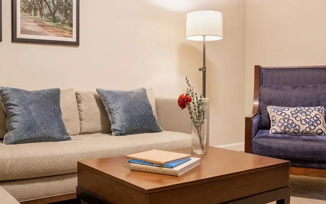 Deluxe Corner Double Suite
