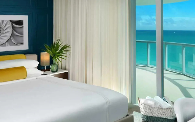 1 Bedroom Double Suite oceanfront