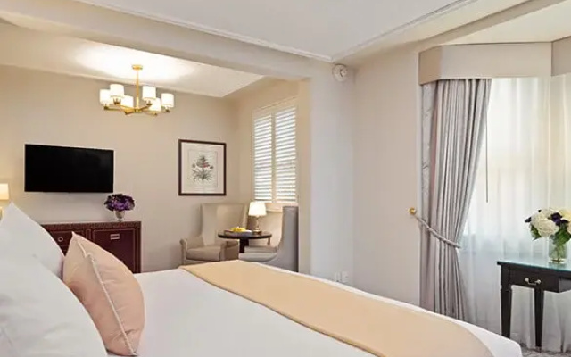 Ground Level Double Guestroom