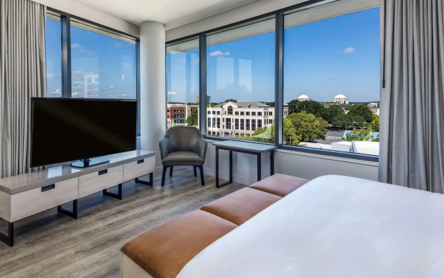 Deluxe Double room with city view