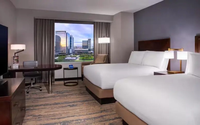 Twin room with park view