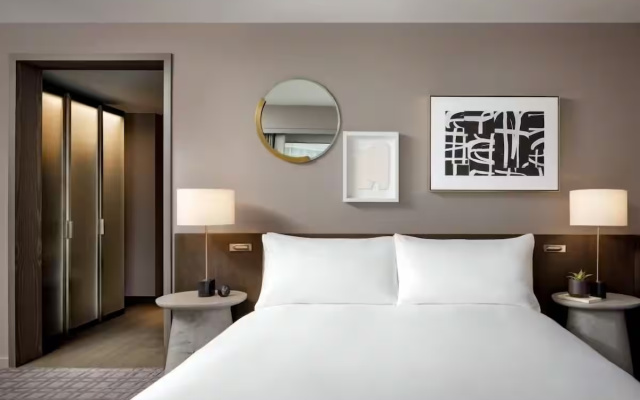 1 Bedroom Hearing Accessible Double Suite