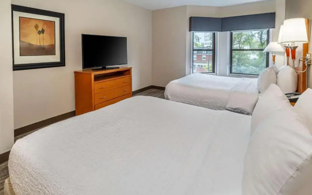 1 Bedroom With kitchen Twin Suite