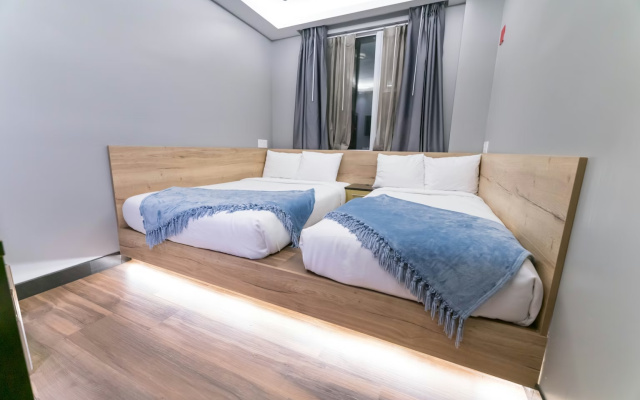 Tokonoma Quadruple room