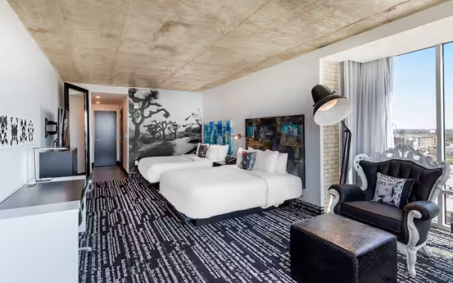 Corner Twin room