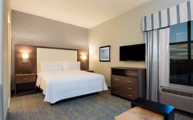 Mobilty/Hearing Accessible Double Studio Suite