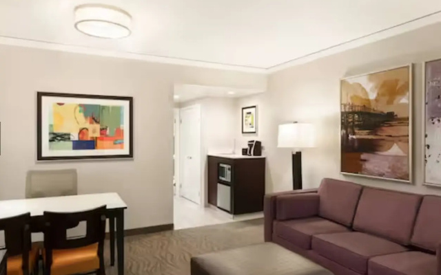 2 room Quadruple Suite NON SMOKING