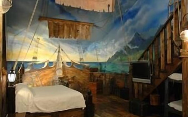 Pirate Ship Suite