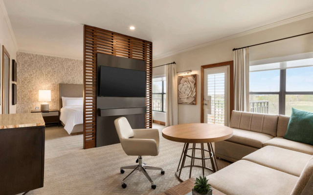 Fairmont Gold Junior Suite