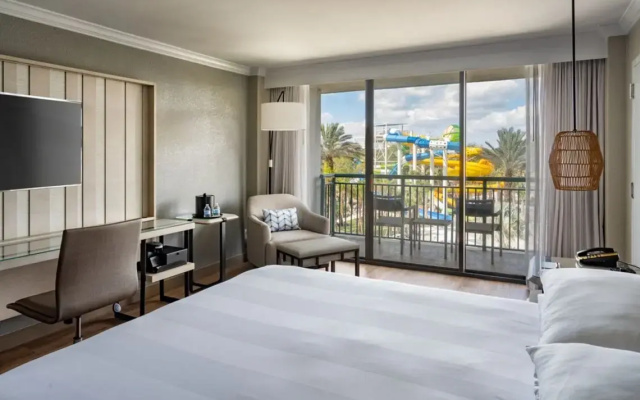 Guest Room with balcony and with Water Park view