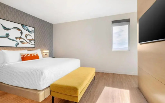Top Floor Club room