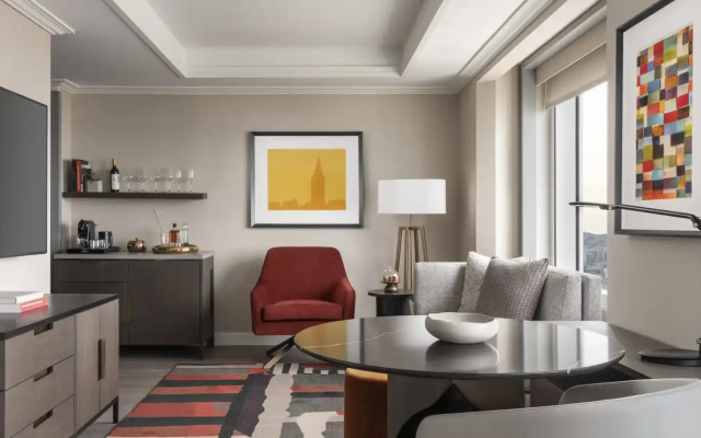 Deluxe Quadruple room Skyline-View