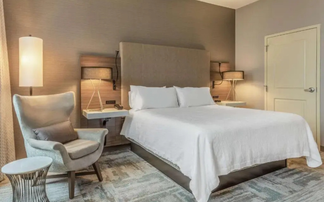 1 Bedroom Deluxe With sofa bed Double Suite with city view