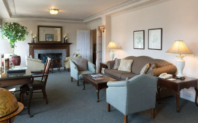 Penthouse Suite
