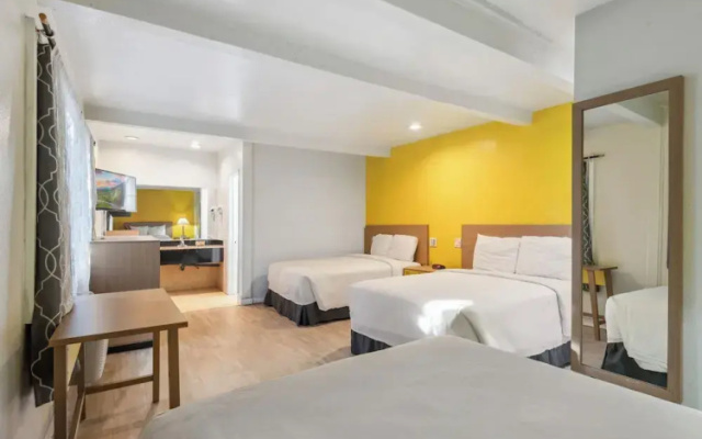 Standard Quadruple room