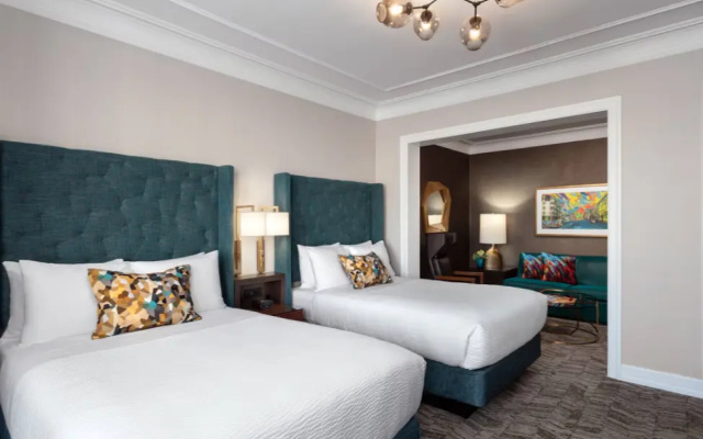 Deluxe Suite