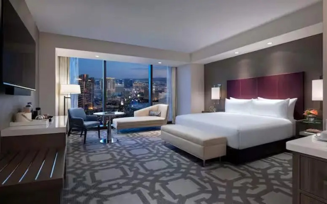 Superior Accessible Double room with strip view