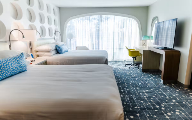 1 Bedroom House of the Retro Future Suite