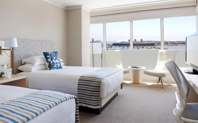 High Floor Room with harbour view