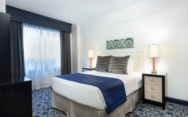 Presidential Mobility/Visual Assist Double Suite