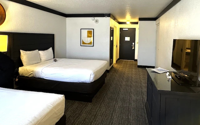 Strip View Quadruple room
