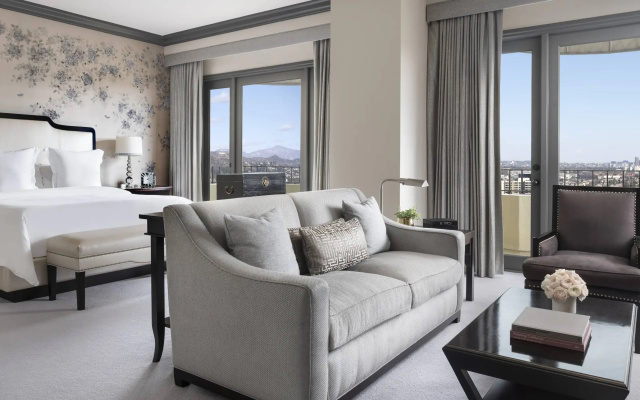 Presidential East Suite