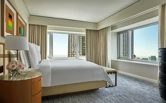 Executive Accessible Double Suite with city view