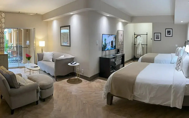 Silver Screen Twin Junior Suite