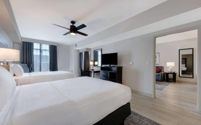 Accessible Quadruple Suite