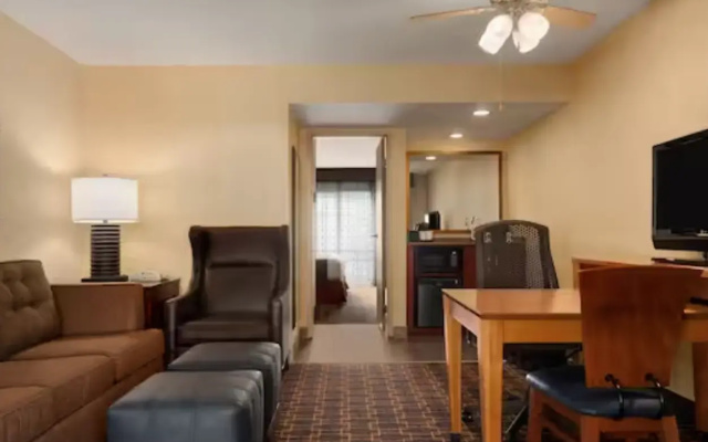 1 Bedroom Mobility Access with Roll-in shower Double Suite