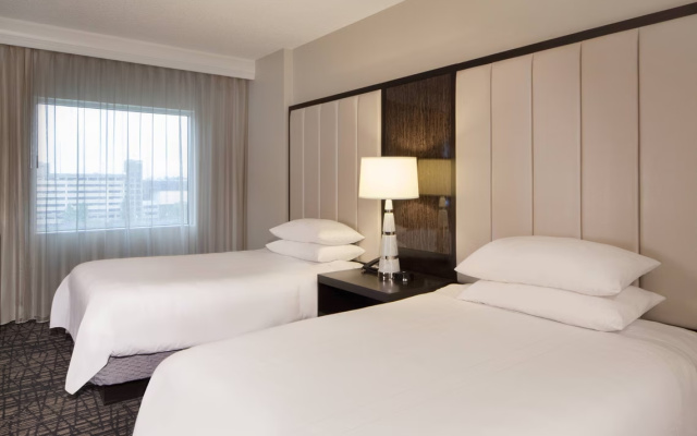 1 Bedroom High Floor - 9th and above Suite
