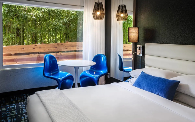 Headliner Double room