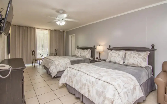 Deluxe Efficiency Quadruple room