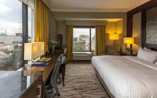 Corner room