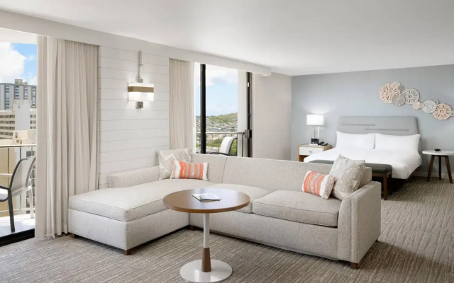 Kealohilani Double Junior Suite with balcony and with city view