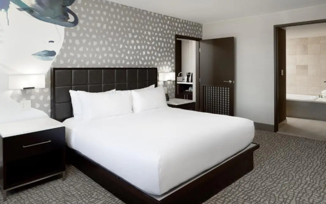 2 Bedrooms Deluxe Double Suite