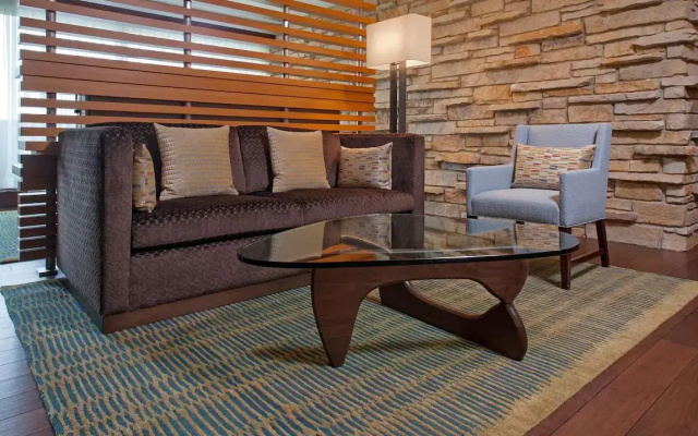 1 Bedroom Evergreen Double Suite