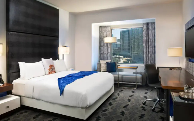 Supreme Double Suite with city view