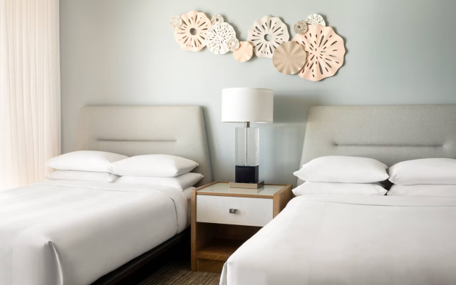 Quadruple room with city view