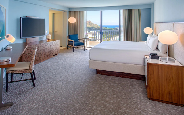 Room with Diamond Head Ocean Front View