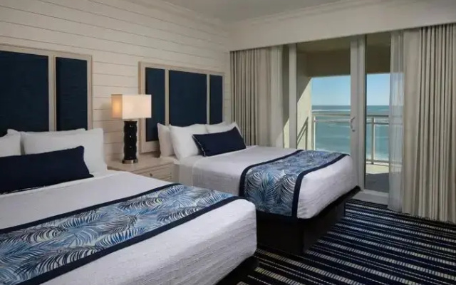 2 Bedrooms Spacious Suite Beach View