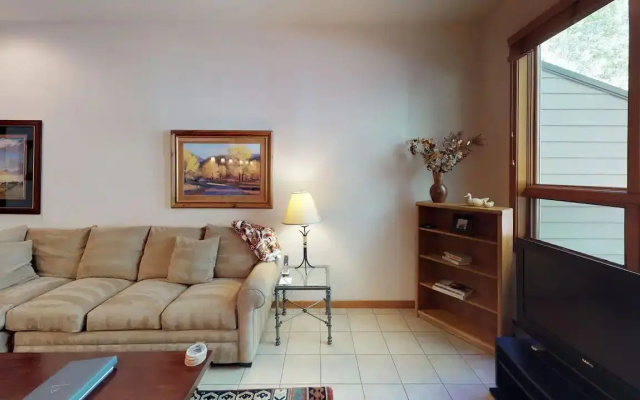 1 Bedroom Gold Condominium