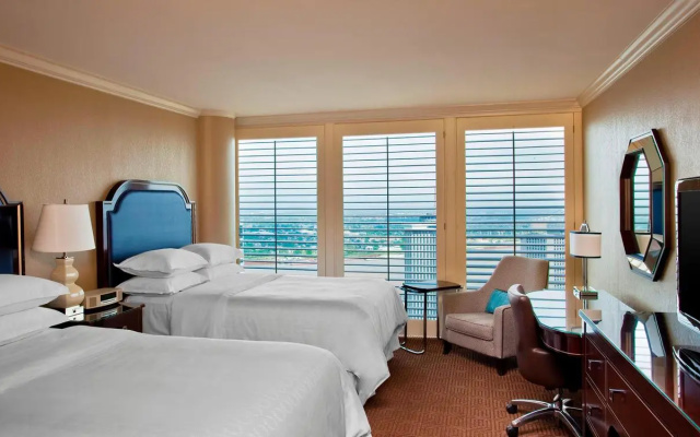 Deluxe Quadruple Guest room with city view