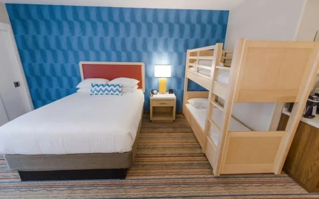 Building 1 Quadruple room with city view