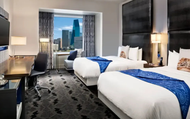 Premier room with balcony and with city view