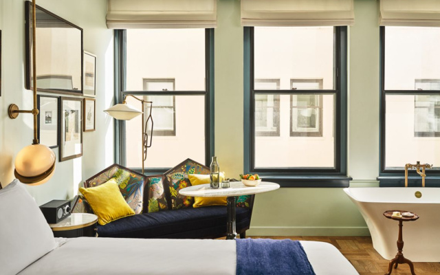 Salon Double room with courtyard view