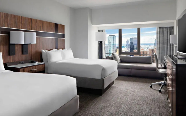 1 Bedroom Deluxe Floor to Ceiling View Suite
