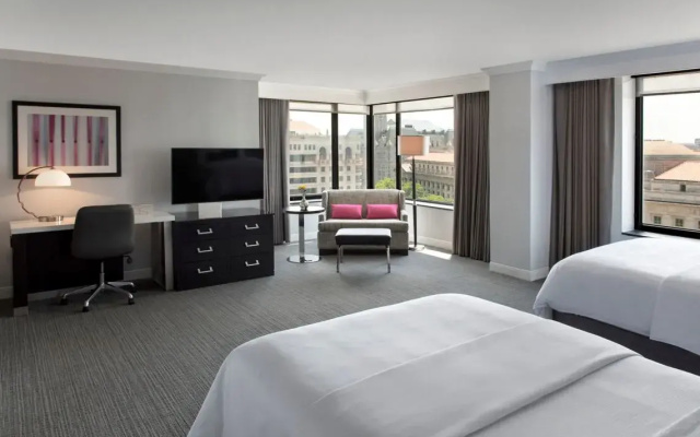 JW Premium Quadruple room Monument View