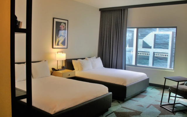 Gallery Tower Deluxe ADA room